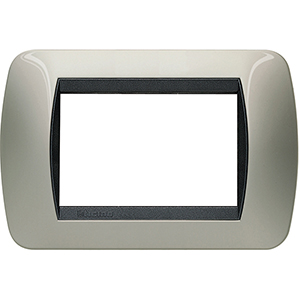 BT LV Светлый Титан Рамка на 3 модуля L4803TC