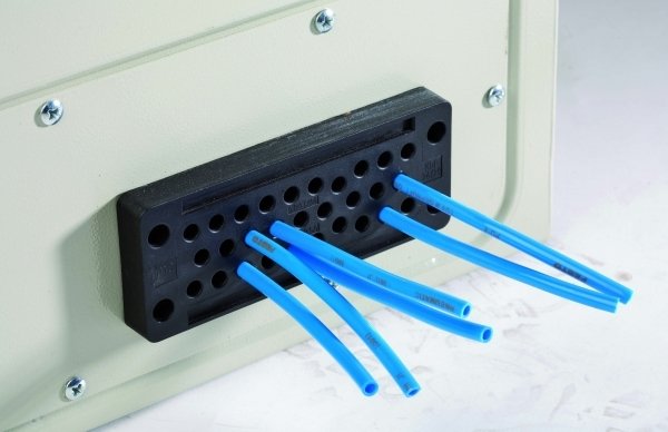 SE Система ввода кабелей 24/22e NSYTSA2422SE