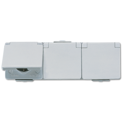 JUNG Штепсельная розетка SCHUKO для накладного монтажа тройная горизонтальная IP44 623W