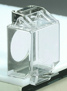 Купить Legrand Osmoz Прозр.кр.-запир.механизм под замок, пломбу 024188