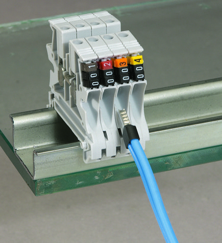 Купить Legrand Старфикс Наконечник двойной с изол. фланцем для кабеля 2х1.5мм кв.(черный) 037689