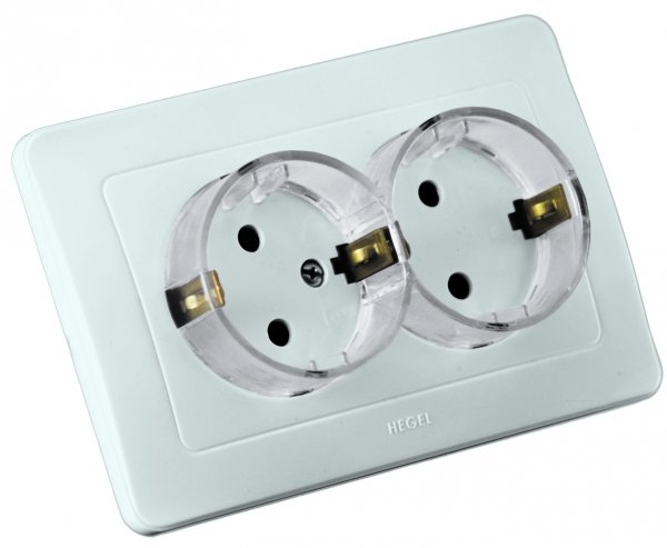 Hegel Мастер внутр Белая РС16-382 Розетка с/з двойная, со шторками