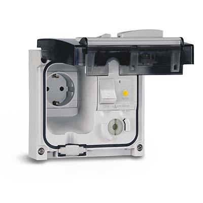 DKC Розетка панельная. АВДТ (16А, 10мА, 3,5 кА). Защита IP56 с вставленной вилкой