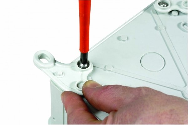 SE Комплект 4-х монтажных проушин TBS IP67 NSYAEFTB