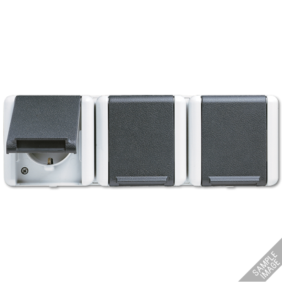 JUNG Тройная  горизонтальная SCHUKO-розетка 16A 250V ~ для накладного монтажа IP44 8230NAW