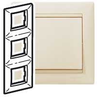 Legrand Valena Крем Рамка 3-ая верт 774357