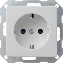Gira Розетка с з/к и с затвором (shutter) и символом 0453015