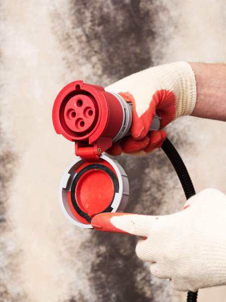 Купить EKF PROxima Розетка переносная 2242 3Р+РЕ 32А 380В IP67