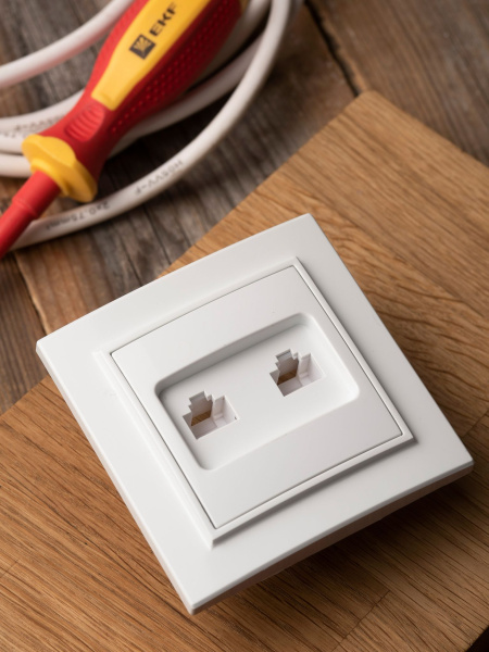 Купить EKF Basic Минск Белый RJ-45 2-ая, СП