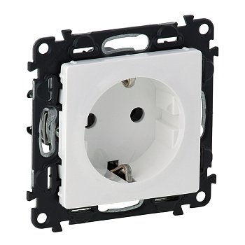 Legrand Valena LIFE DIY Бел Розетка 1-ая с/з с защитными шторками, безвинт.зажим 753420