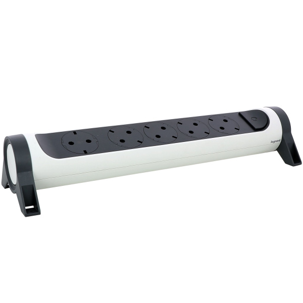 Купить Legrand Revolution Комфорт Бело-черный Удлинитель 5x2К+З с выкл., без кабеля, плоские розетки, фиксируемый поворотный блок 694546