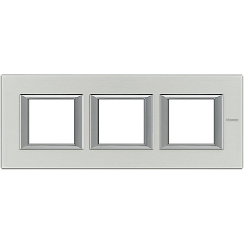 BT Axolute Алюминий Рамка 2+2+2 мод прямоугольная (надпись горизонтально) HA4802M3HXC