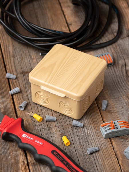 Купить EKF PROxima Коробка распаячная КМР-030-035 пылевлагозащищенная без мембранных вводов (80х80х50) светлое дерево