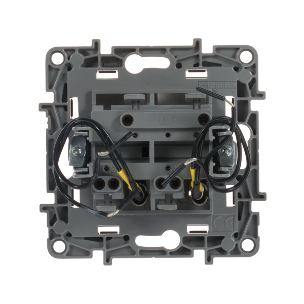 Купить Legrand Etika Антрацит Выключатель 2-клавишный с подсветкой/индикацией, авт.клеммы, 10 AX, 250 В 672604