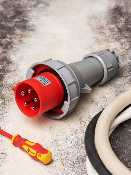 Купить EKF PROxima Вилка переносная 0352 3Р+РЕ+N 63А 380В IP67