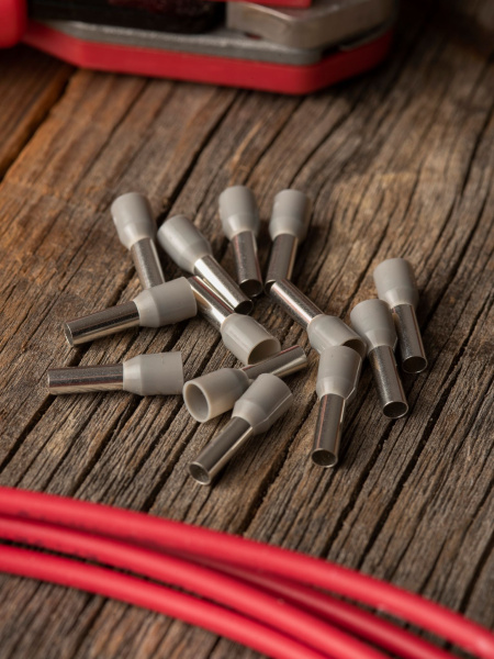 Купить EKF PROxima Наконечник штыревой втулочный изолированный НШвИ 4,0-9 (50шт.)