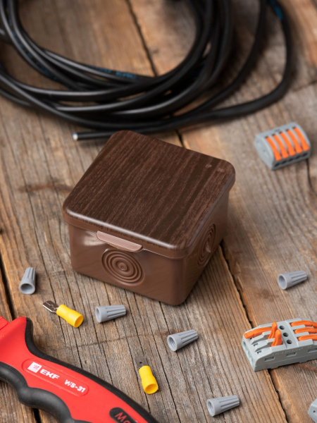 Купить EKF PROxima Коробка распаячная КМР-030-037 пылевлагозащищенная без мембранных вводов (65х65х50) тёмное дерево