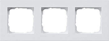 Gira Белый Рамка 3-ая заподлицо 0213225