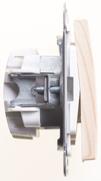 Купить Systeme Electric Wessen 59 Сосна Выключатель 3-клавишный, 10АХ