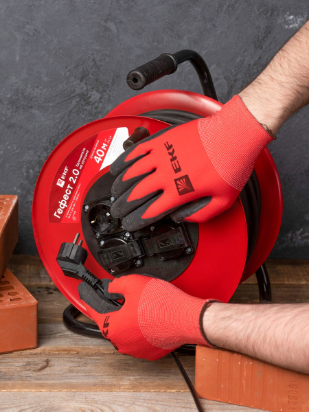 Купить EKF PROxima Удлинитель на катушке "Гефест 2.0" 4 гнезда 40м с заземлением и предохранителем КГ 3*2,5 16А/3,5кВт IP44