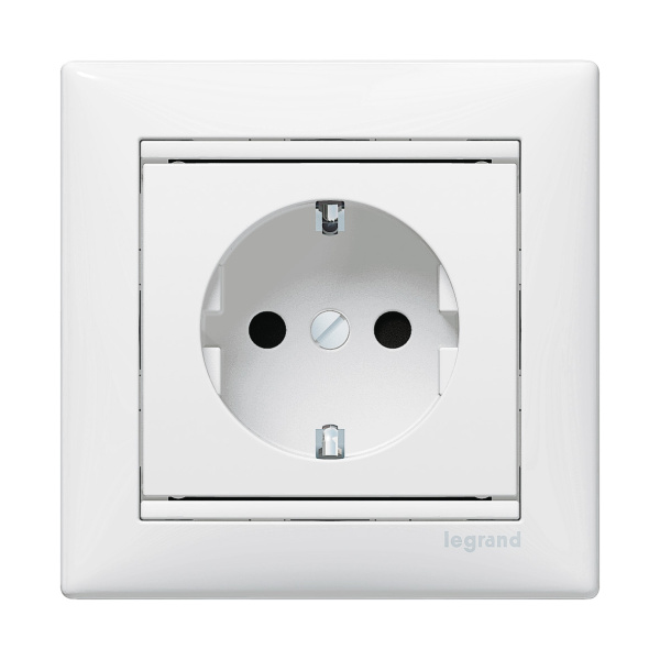 Купить Legrand Valena Бел Розетка 1-ая с/з с защитными шторками 774421