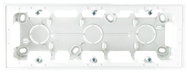 Simon 24 Белая Коробка монтажная для накладного монтажа на 3 модуля 2400753-030