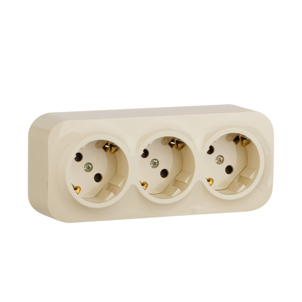 Купить Legrand Quteo IP 20 Слоновая кость Розеточный блок с предварительным подключением 3 x 2К+З с защитными шторками - 16 A - 250 В~ 782268