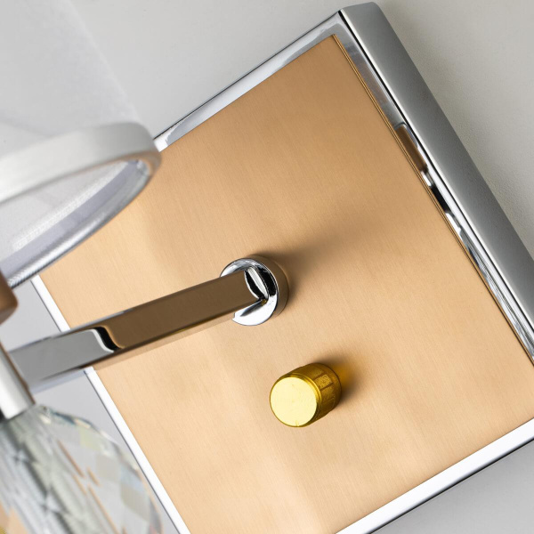 Купить Favourite Classic настенный светильник каркас серебряного цвета и цвета латуни, абажур из полупрозрачной органзы с серебряной тесьмой, декоративные эл 2705-1W