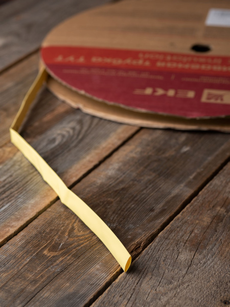 Купить EKF PROxima Термоусаживаемая трубка ТУТ нг 8/4 желтая рулон