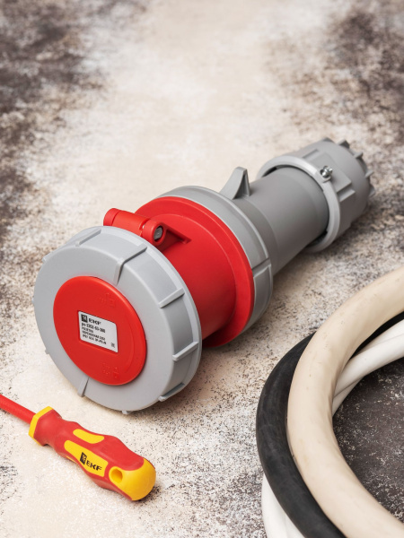 Купить EKF PROxima Розетка переносная 2352 3Р+РЕ+N 63А 380В IP67