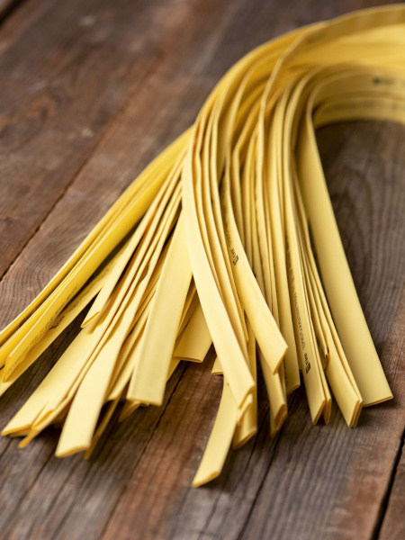 Купить EKF PROxima Термоусаживаемая трубка ТУТ нг 8/4 желтая в отрезках по 1м