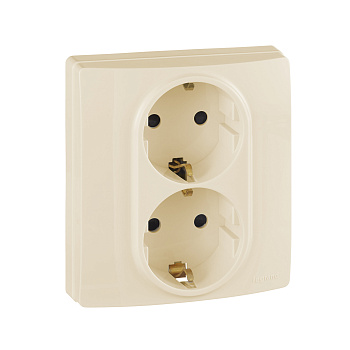 Legrand Etika Слоновая кость Розетка 2-ая с/з, со шторками, автоматические клеммы 672333