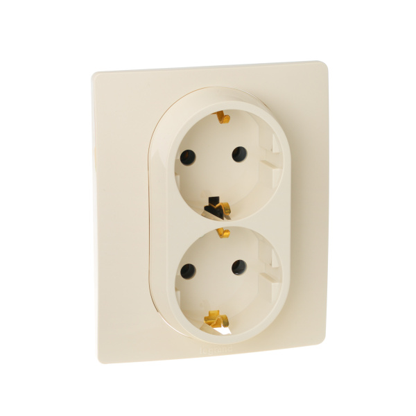 Legrand Etika Слоновая кость Двойная розетка с/з, винтовые клеммы 672323