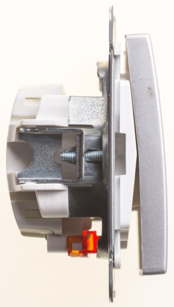 Купить SE Wessen 59 Матовый хром Переключатель 1-клавишный с подсветкой 10АХ VS610-157-5-86