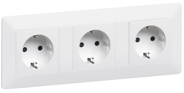 Купить Legrand Valena LIFE DIY Бел Розетка 1-ая с/з с защитными шторками, безвинт.зажим 753420