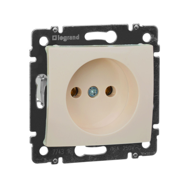 Купить Legrand Valena Крем Розетка 1-ая б/з 774316