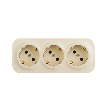 Legrand Quteo IP 20 Слоновая кость Розеточный блок с предварительным подключением 3 x 2К+З с защитными шторками - 16 A - 250 В~ 782268