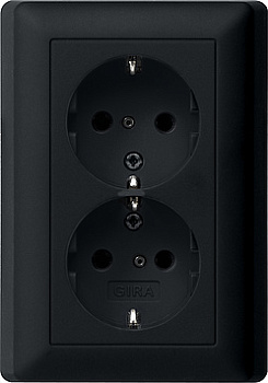 Gira Розетка двойная с з/к в комплекте с рамкой 0783005