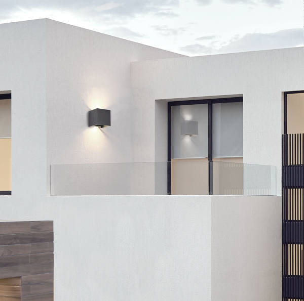 Купить Maytoni Outdoor Fulton Черный Бра LED 400Lm 6W O572WL-L6B