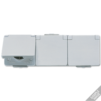 JUNG Штепсельная розетка SCHUKO для накладного монтажа тройная горизонтальная IP44 623NAW