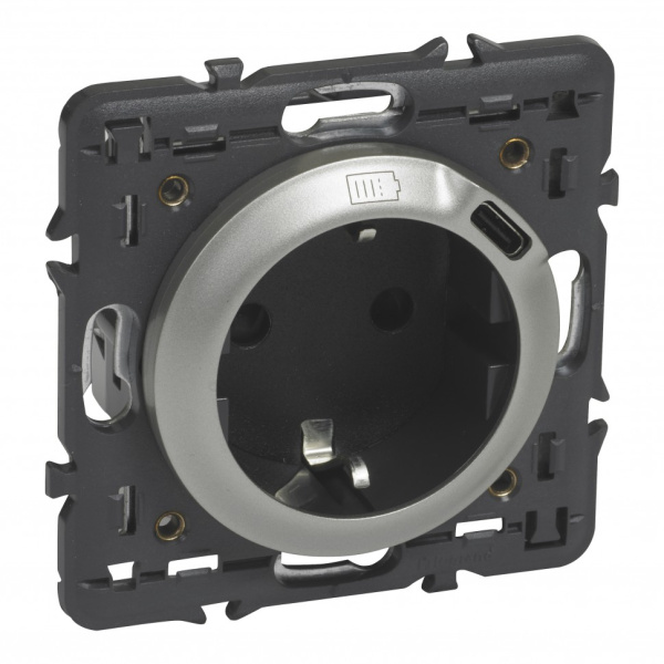 Legrand Celiane Титан Розетка комбинированная 2К+З 16А ~250В со встр зар устройством USB C 1.5А 5В с лицевой панелью и суппортом 068419