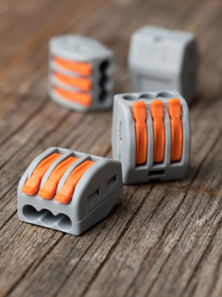 Купить EKF PROxima Строительно-монтажная клемма СМК 222-413 с рычагом 3 отверстия 0,08-2,5мм2 (100шт.)