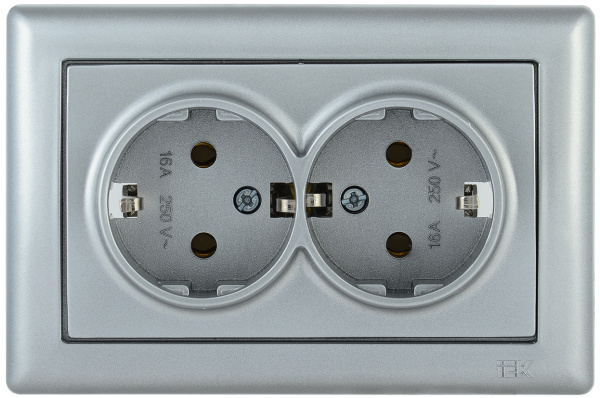 IEK РС21-1-0-БС Розетка 2-ая с з/к 16А BOLERO серебряный ERB21-K23-16