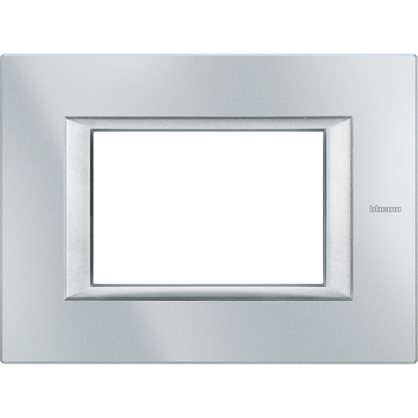 BT Axolute Алюминий Рамка декоративная прямоугольная итальянского стандарта. Монохром. 3 модуля. HA4803HC