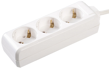 IEK Удлинитель У03 3 места 2Р+PЕ/1,5метра 3х1мм2 16А/250В