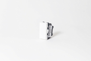 SPL Выключатель одноклавишный 22,5х45 белый, с безвинтовым зажимом 200004