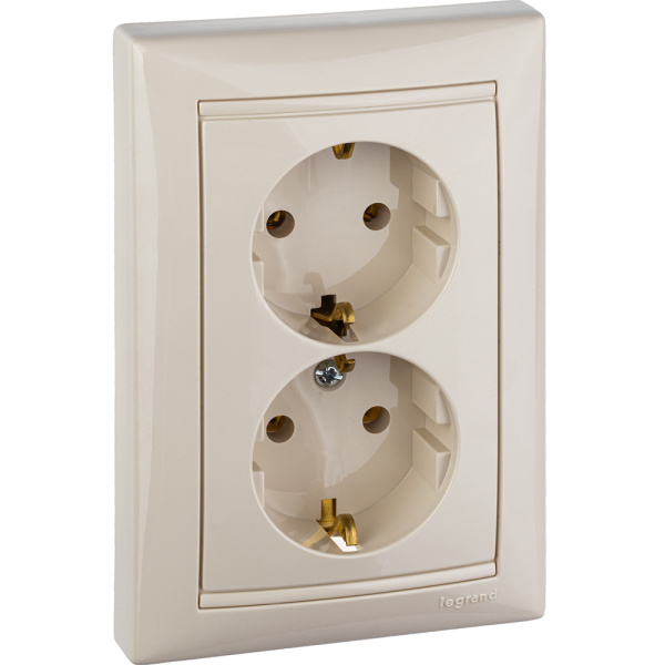 Купить Legrand Valena Крем Розетка 2-ая с/з литая 774370