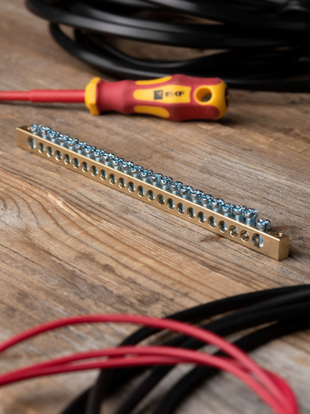 Купить EKF PROxima Шина PEN "ноль-земля" (6х9мм) 24 отверстия латунь крепеж по краям