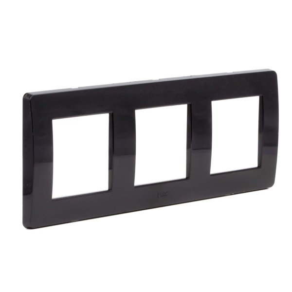 Купить DKC Рамка на 2+2+2 модуля (трехместная), черная