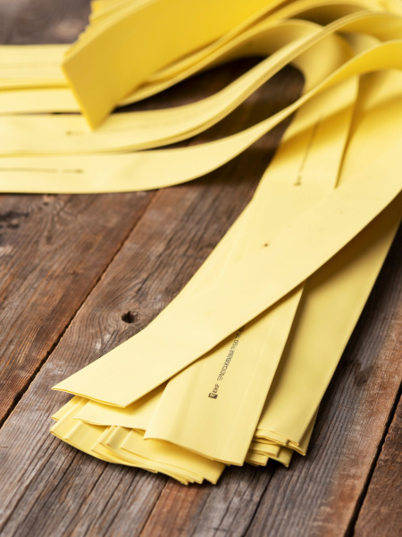 Купить EKF PROxima Термоусаживаемая трубка ТУТ нг 30/15 желтая в отрезках по 1м